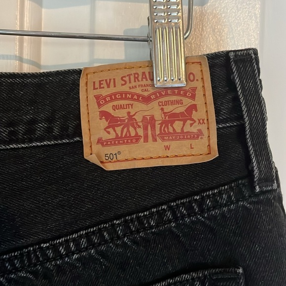 Levis | 501 Original Fit High Rise Wash Black Denim Shorts Size 32/14 Plus Size - Picture 6 of 11